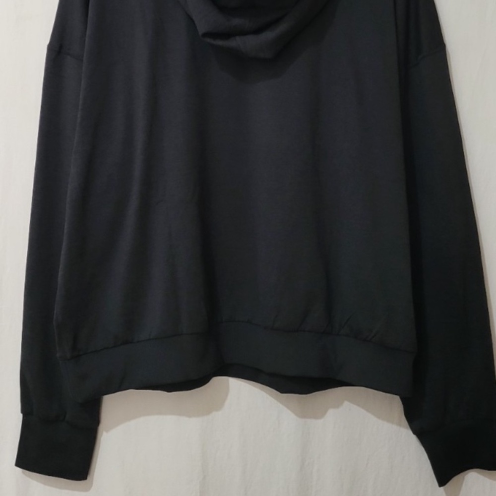 Unworn Vuori Women's Sweatshirt Halo Modern Pullover Hoodie in Black - Picture 11 of 11